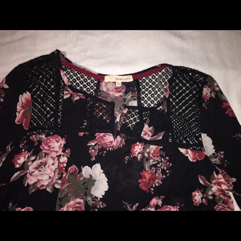 Floral and Crochet Top - Picture 4 of 4